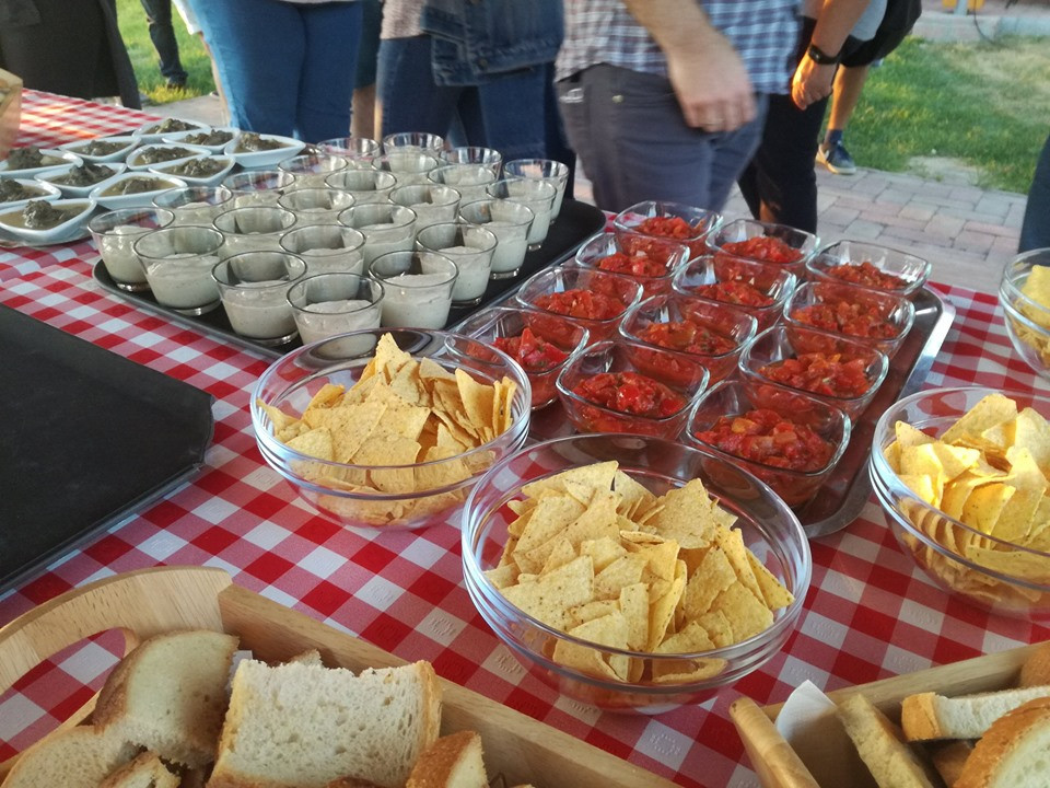 KultMozi, filmvetítés, gasztronómiai élmény és borkóstolás