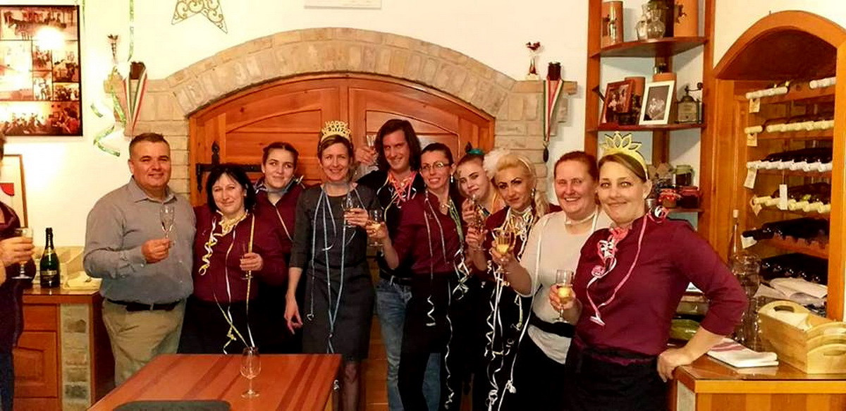 Boldog Új Évet kívánunk minden kedves vendégünknek!