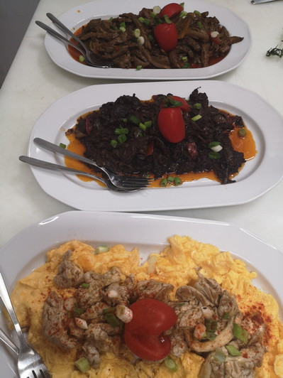 Disznótoros reggeli: sült vér, resztelt máj, velős rántotta