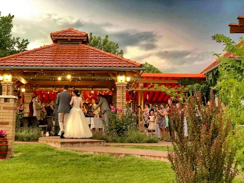 Esküvő a KultPincében