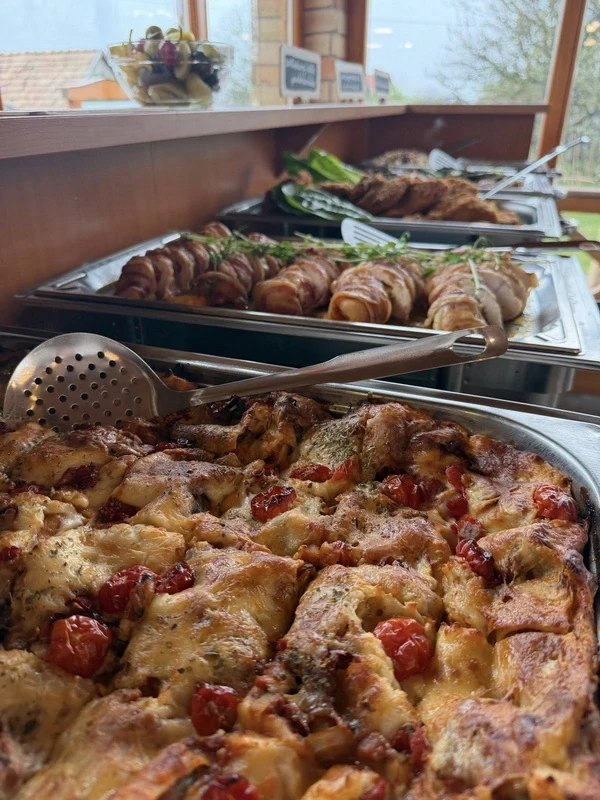 Büféebéd a KultPincében