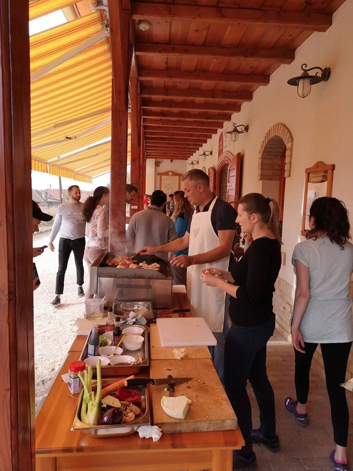 Csapatépítő közös főzés