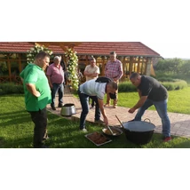 Csapatépítő közös főzés a KultPicében főzzünk együtt, közös játék, rendezvényhelyszín a pincefaluban