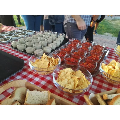 KertMozi helyszíne, snack falatok