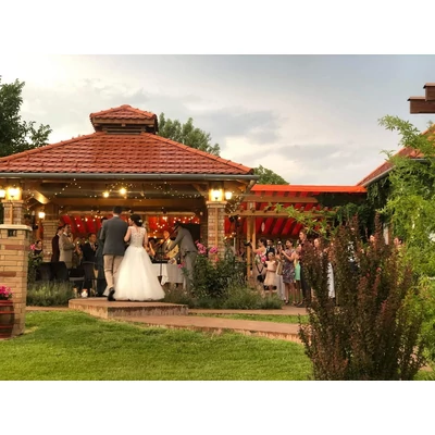 Esküvői képtár, KultPince