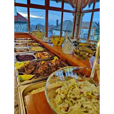 Karácsonyi gasztronómiai kínálat a KultPincében