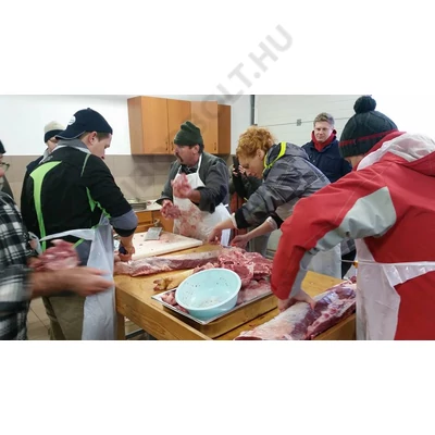 disznóölés,disznótor,Disznóvágás,hurka,kolbász,pecsenye,sült vér, Monor, KultPince