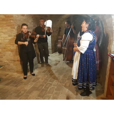 Borkóstoló, kirándulás és kalandjáték