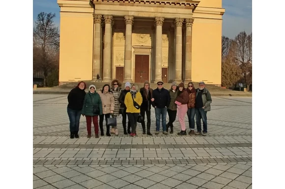 Kultpince váci csapatépítő kirándulása és ebédje a Remete Pincében