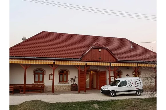 Tavaszi pincebörze a KultPincében!