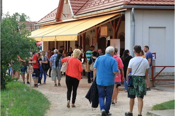 Borvidékek Hétvégéje a KultPincében