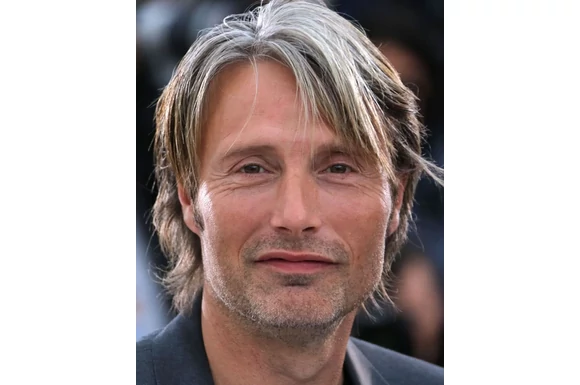 Februári KultMoziban: Mads Mikkelsen 3 arca