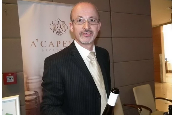Webárúházunk kínálatában az A'Capella Szőlőbirtok borai