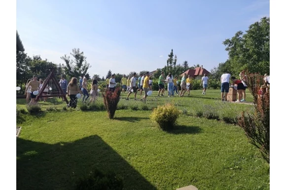 Kültéri csapatépítés a KultPincében