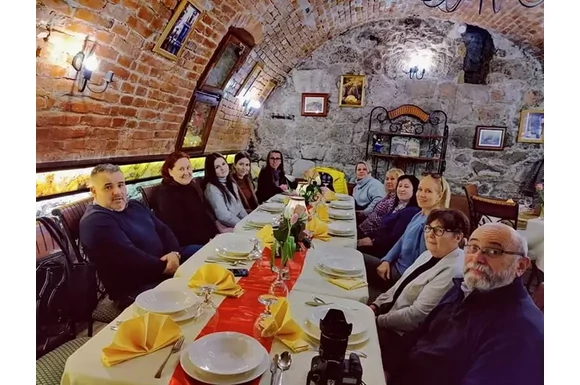 Kultpince váci csapatépítő kirándulása és ebédje a Remete Pincében, galéria