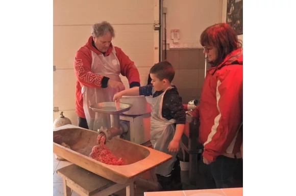 Végre tél, hó és disznóvágás születésnapi bulival egybekötve, galéria