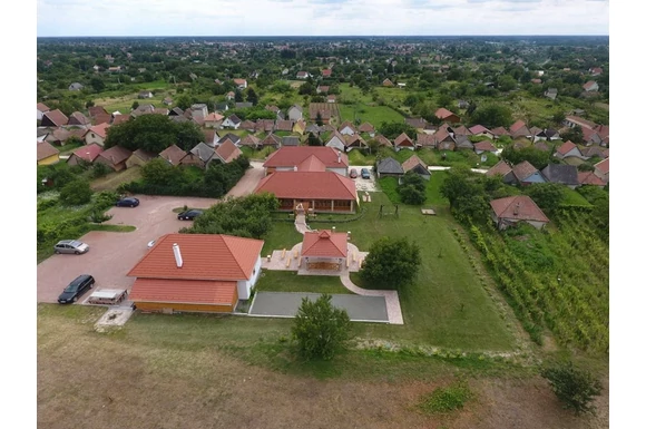 Rendezvényház a Pest megyei Monoron