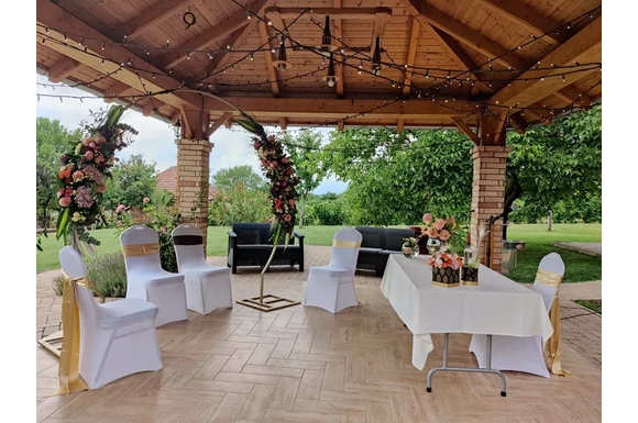 Judit és Gábor Esküvője egy borús júliusi napon, galéria