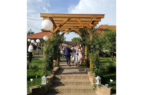 Szabadtéri esküvői helyszínek hangulata képekben