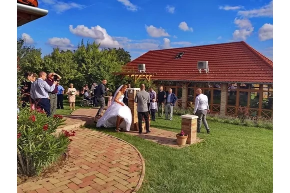 Mimi és Peti esküvője, galéria