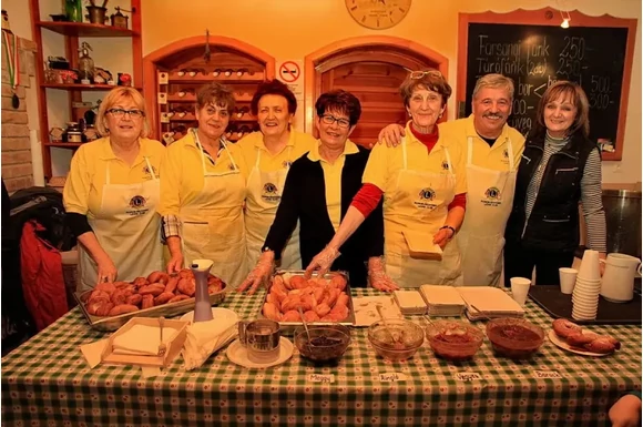 Falánk Fánkfalók Találkozója és a farsangi fánk története