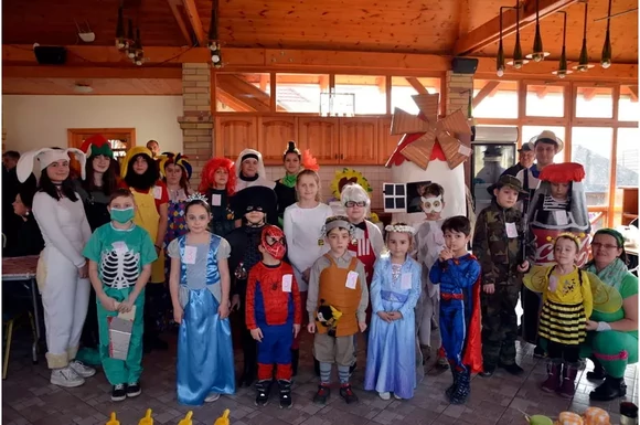 Fánkfaló a KultPincében, galéria