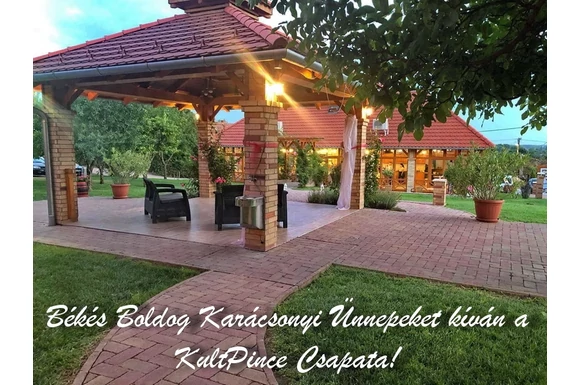 Karácsonyi jókívánság a KultPincétől