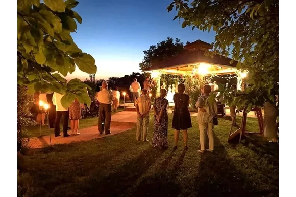 Szabadtéri esküvői helyszín, galéria