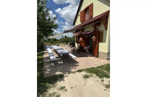 Családi születésnap a Strázsahegyi Napocska Vendégházban: Meghitt ünneplés, gyerekzsivaj és nyugalom a természetben